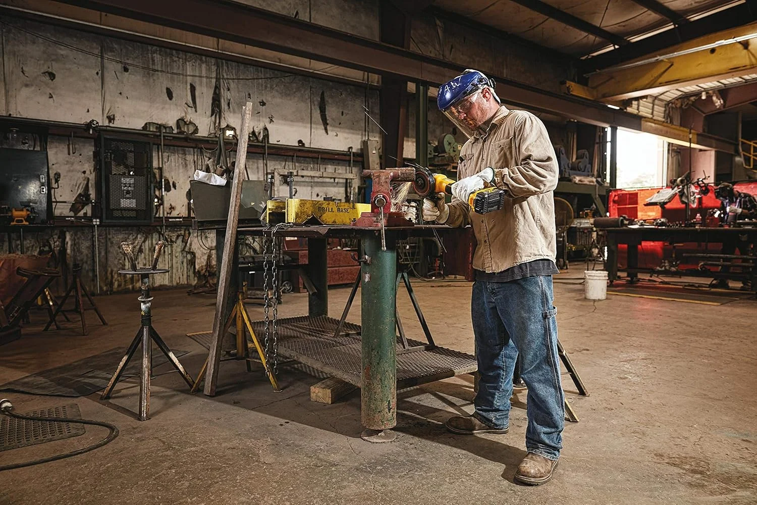 فرز آهنگری زاویه ای شارژی 20 ولت مکس XR دیوالت با ترمز، 5 اینچ، کلید پدالی سر صاف، فقط ابزار (DCG413FB) فرز آهنگری زاویه ای شارژی 20 ولت مکس XR دیوالت با ترمز، 5 اینچ، کلید پدالی سر صاف، فقط ابزار (DCG413FB)