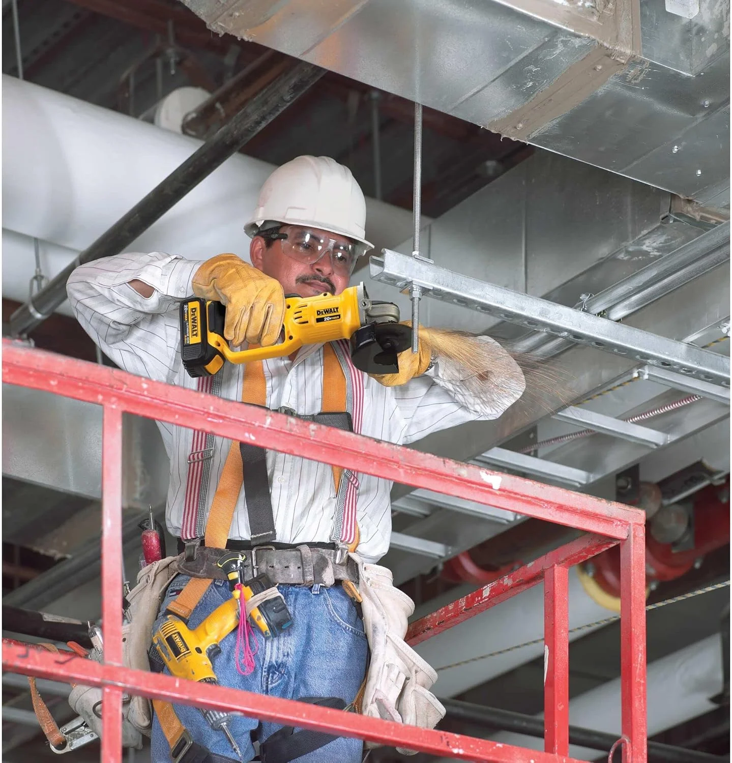 کیت ابزار فرز سنگبری زاویه ای 20 ولت مکس DEWALT، 4-1/2 اینچ (DCG412P2) کیت ابزار فرز سنگبری زاویه ای 20 ولت مکس DEWALT، 4-1/2 اینچ (DCG412P2)