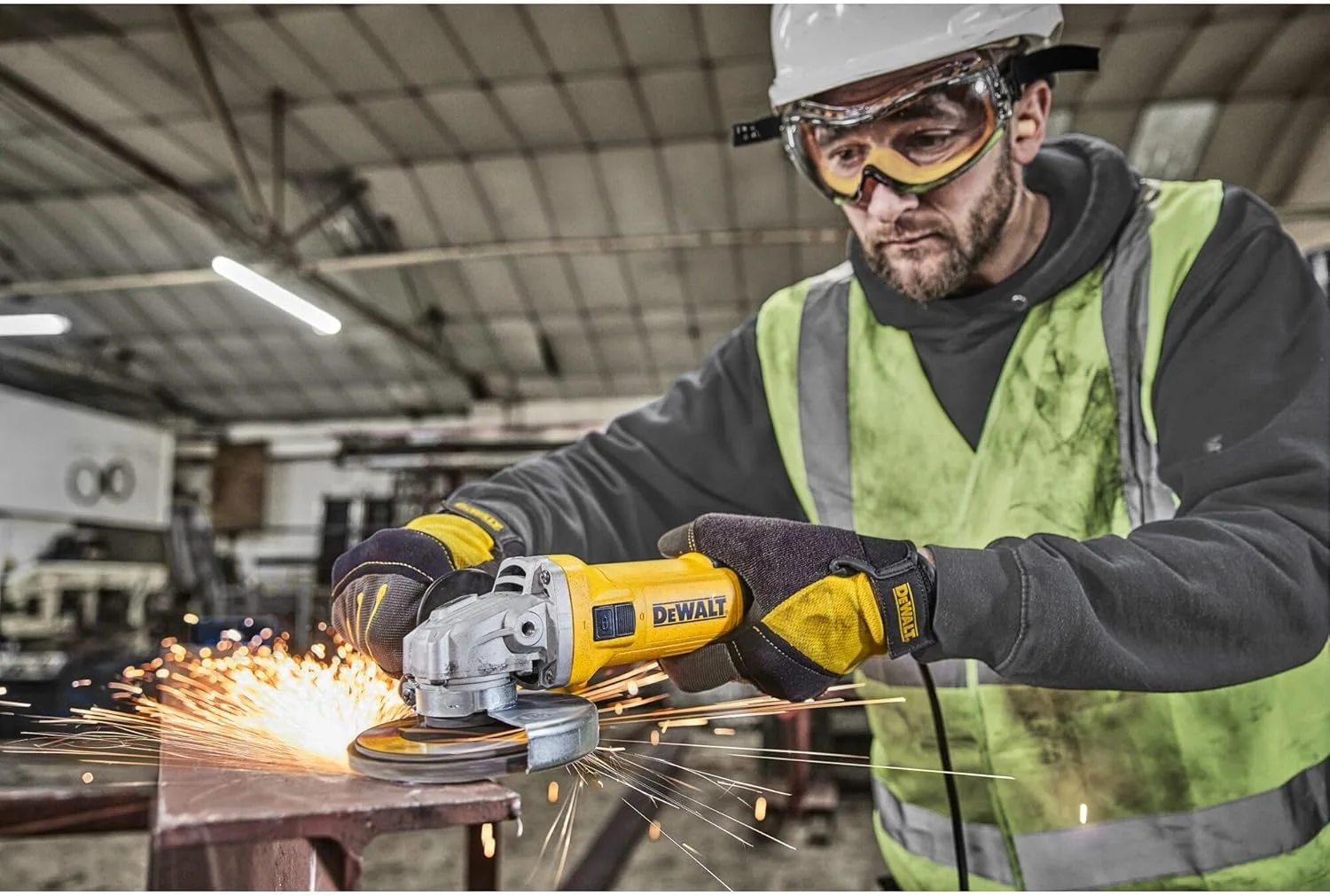 فرز آهنگری 750 وات 115 میلی متری دیوالت مدل Dwe4036 فرز آهنگری 750 وات 115 میلی متری دیوالت مدل Dwe4036