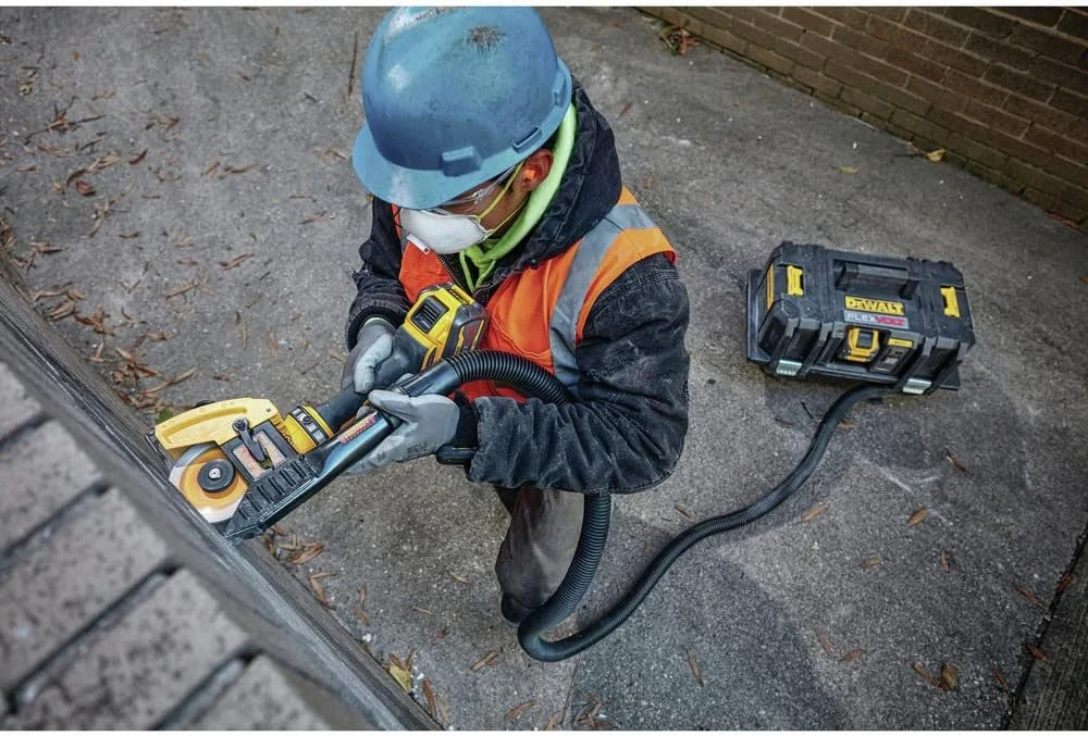 فرز سنگبری زاویه ای 60 ولت ماکس* DEWALT FLEXVOLT با ترمز پس زنی، 4-1/2 اینچ تا 6 اینچ، فقط ابزار (DCG418B) فرز سنگبری زاویه ای 60 ولت ماکس* DEWALT FLEXVOLT با ترمز پس زنی، 4-1/2 اینچ تا 6 اینچ، فقط ابزار (DCG418B)