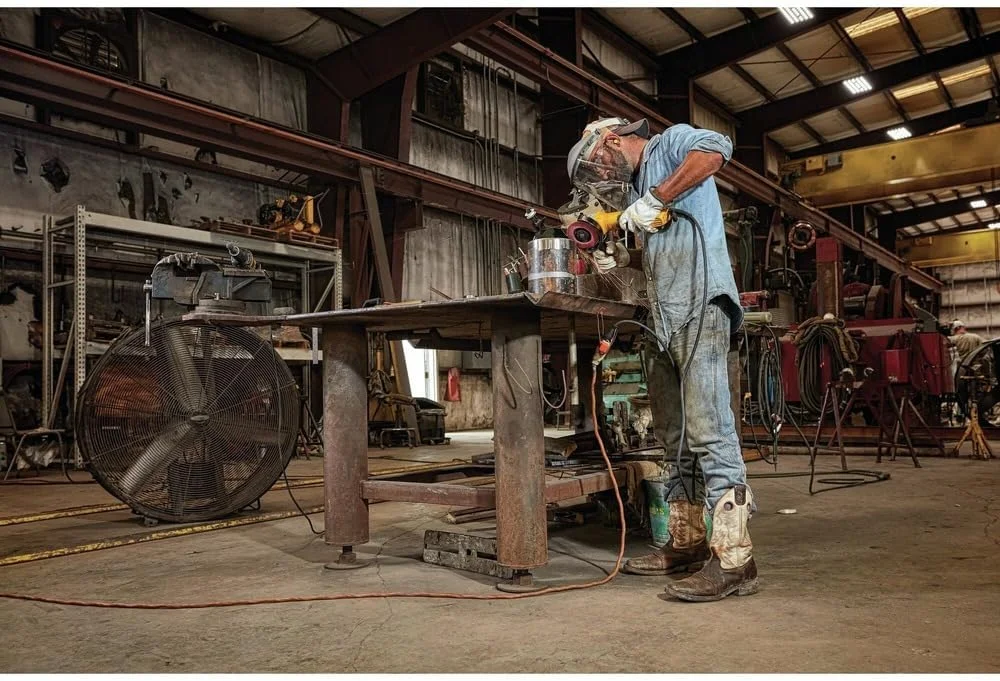 فرز سنگبری دِوالت، 5 اینچ، 13 آمپر (DWE43214N) فرز سنگبری دِوالت، 5 اینچ، 13 آمپر (DWE43214N)