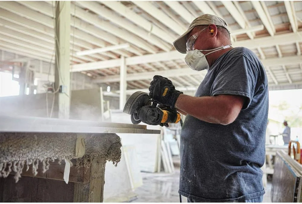 فرز آهنگری زاویه ای 5 اینچی دِوالت مدل DWE43231VS با موتور بدون جاروبک و سرعت متغیر فرز آهنگری زاویه ای 5 اینچی دِوالت مدل DWE43231VS با موتور بدون جاروبک و سرعت متغیر