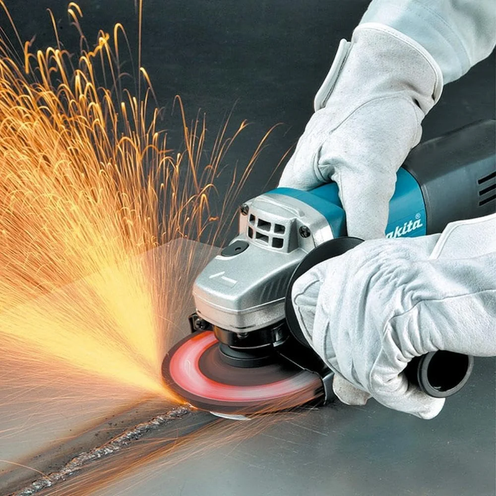 فرز سنگبری برقی ماکیتا 9557Hng با قطر صفحه 115 میلیمتر و توان 840 وات فرز سنگبری برقی ماکیتا 9557Hng با قطر صفحه 115 میلیمتر و توان 840 وات