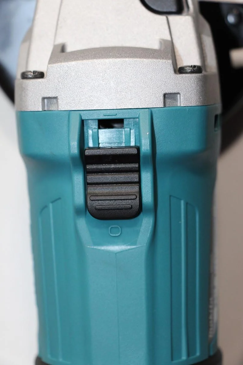 فرز آهنگری ماکیتا M0900B با سیم 540 وات فرز آهنگری ماکیتا M0900B با سیم 540 وات