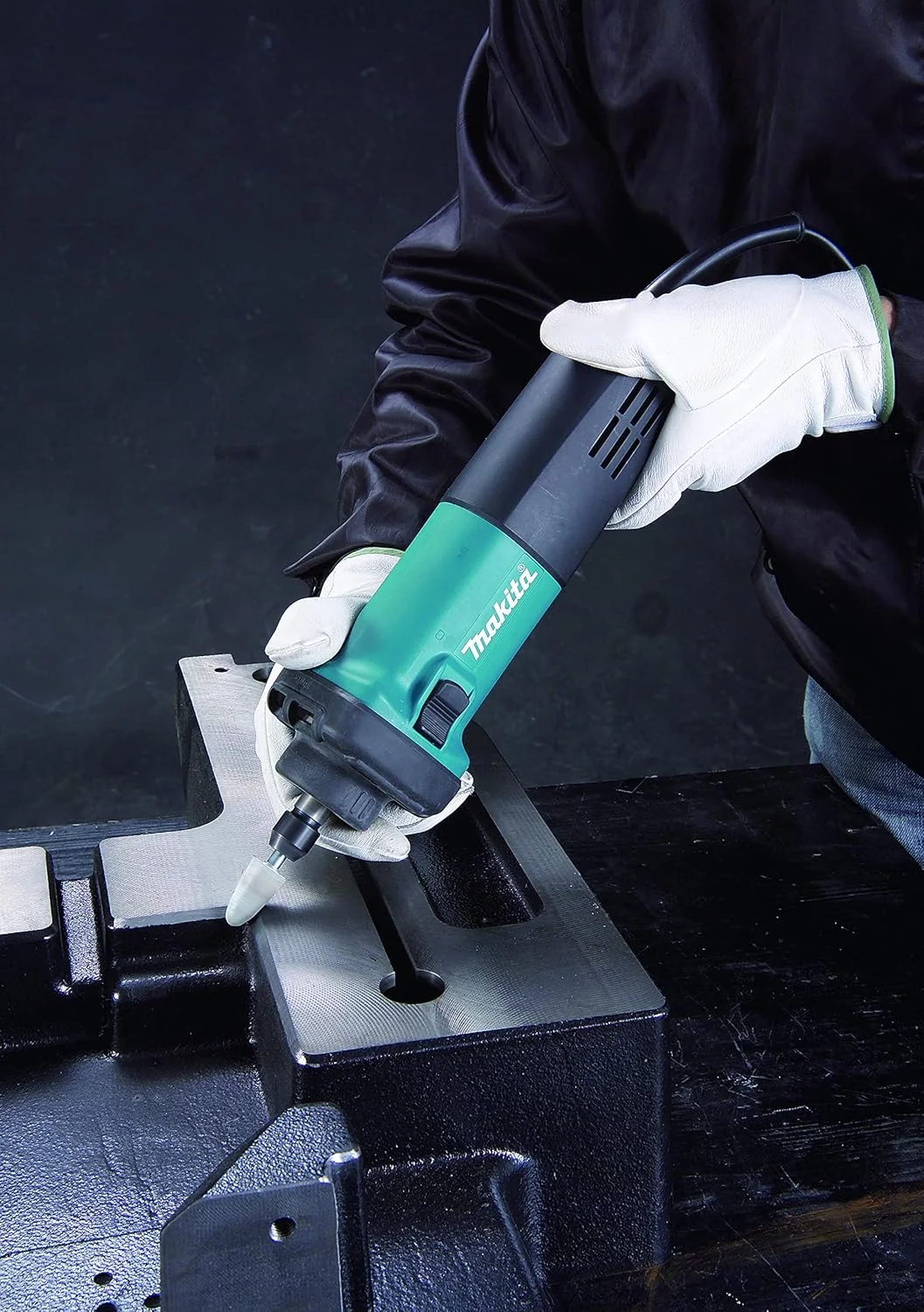 فرز انگشتی گلو بلند ماکیتا GD0602/2 240 ولت با کولت 8 میلیمتری فرز انگشتی گلو بلند ماکیتا GD0602/2 240 ولت با کولت 8 میلیمتری