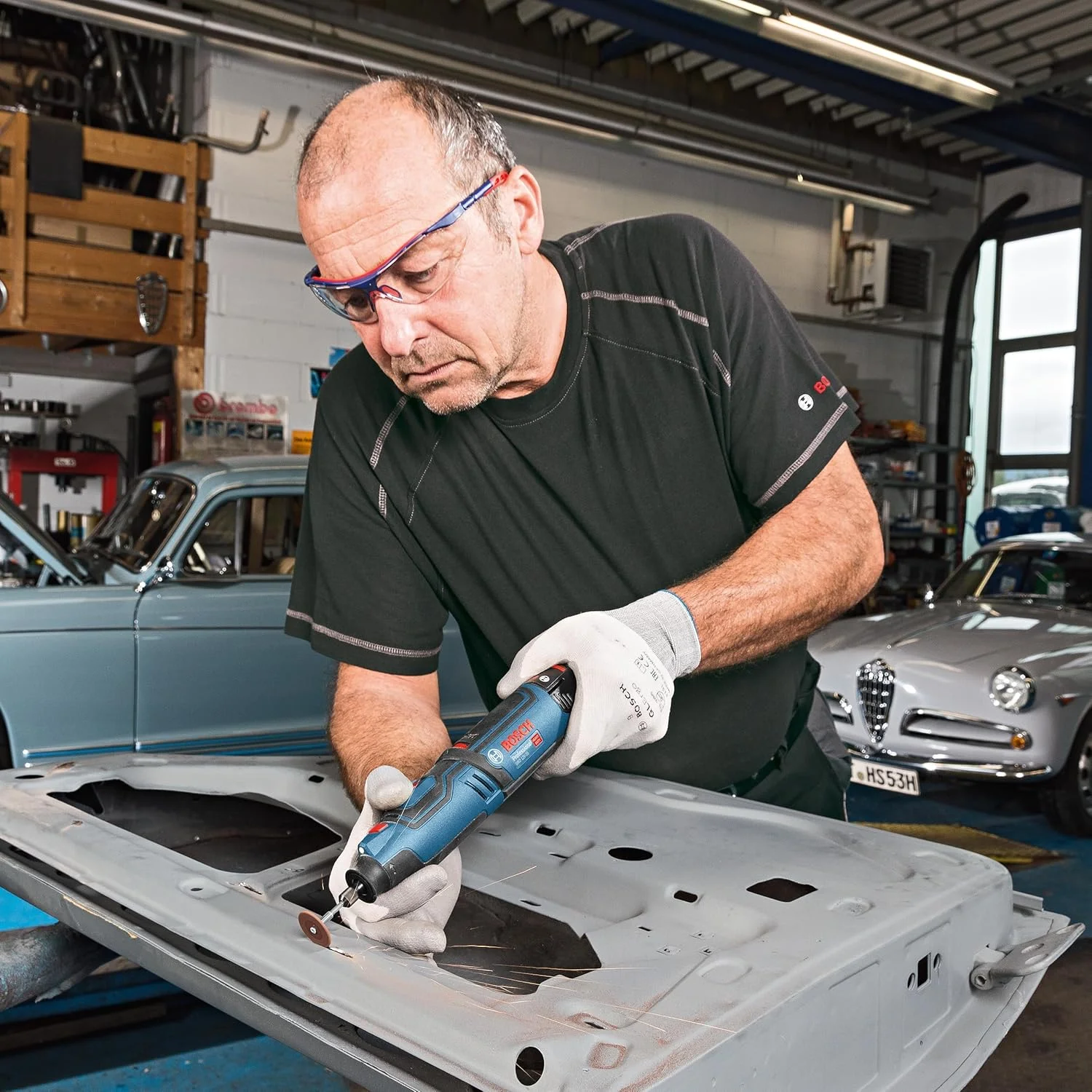 ابزار چرخشی چند منظوره شارژی بوش مدل Gro 12V-35 (بدون باتری و شارژر) - بسته بندی کارتنی ابزار چرخشی چند منظوره شارژی بوش مدل Gro 12V-35 (بدون باتری و شارژر) - بسته بندی کارتنی