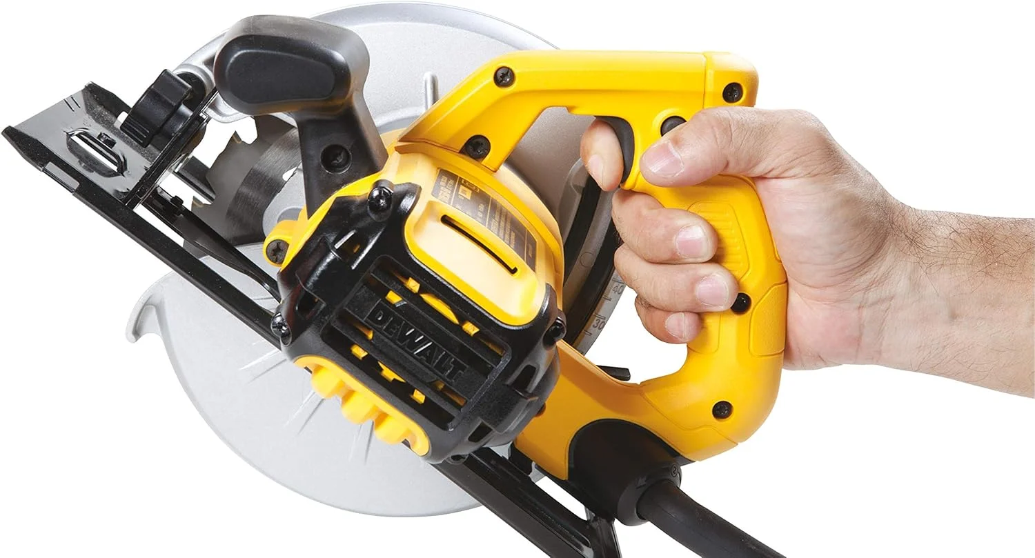 اره دیسکی جمع و جور دیوالت، 1350 وات، 184 میلی متر، 5500 دور در دقیقه، برای برش چوب، زرد/مشکی - Dwe560-B5 اره دیسکی جمع و جور دیوالت، 1350 وات، 184 میلی متر، 5500 دور در دقیقه، برای برش چوب، زرد/مشکی - Dwe560-B5