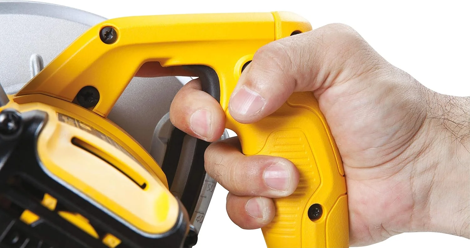 اره دیسکی جمع و جور دیوالت، 1350 وات، 184 میلی متر، 5500 دور در دقیقه، برای برش چوب، زرد/مشکی - Dwe560-B5 اره دیسکی جمع و جور دیوالت، 1350 وات، 184 میلی متر، 5500 دور در دقیقه، برای برش چوب، زرد/مشکی - Dwe560-B5