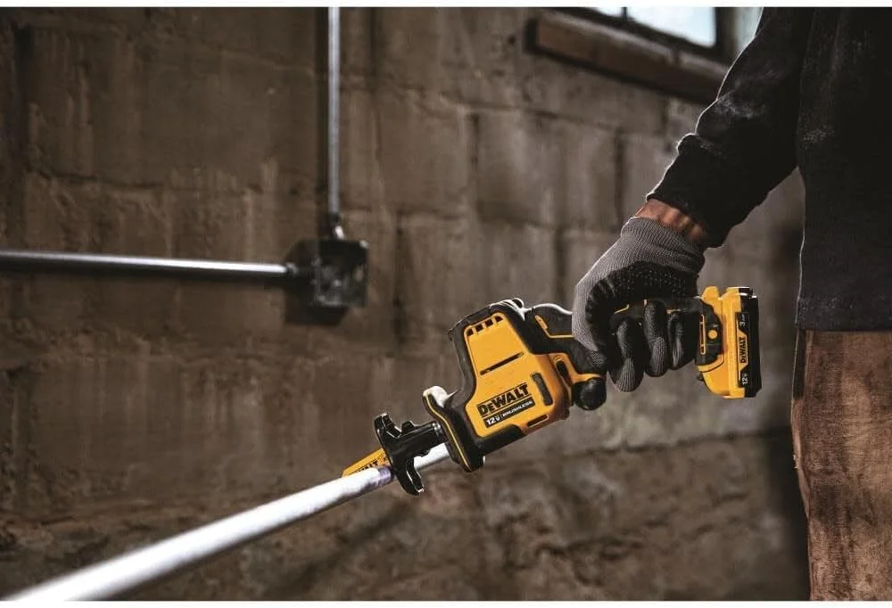 اره عمودبر شارژی 12 ولت DEWALT Xtreme، تک دستی، بی سیم، فقط ابزار (DCS312B) اره عمودبر شارژی 12 ولت DEWALT Xtreme، تک دستی، بی سیم، فقط ابزار (DCS312B)