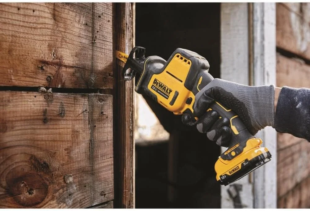 اره عمودبر شارژی 12 ولت DEWALT Xtreme، تک دستی، بی سیم، فقط ابزار (DCS312B) اره عمودبر شارژی 12 ولت DEWALT Xtreme، تک دستی، بی سیم، فقط ابزار (DCS312B)
