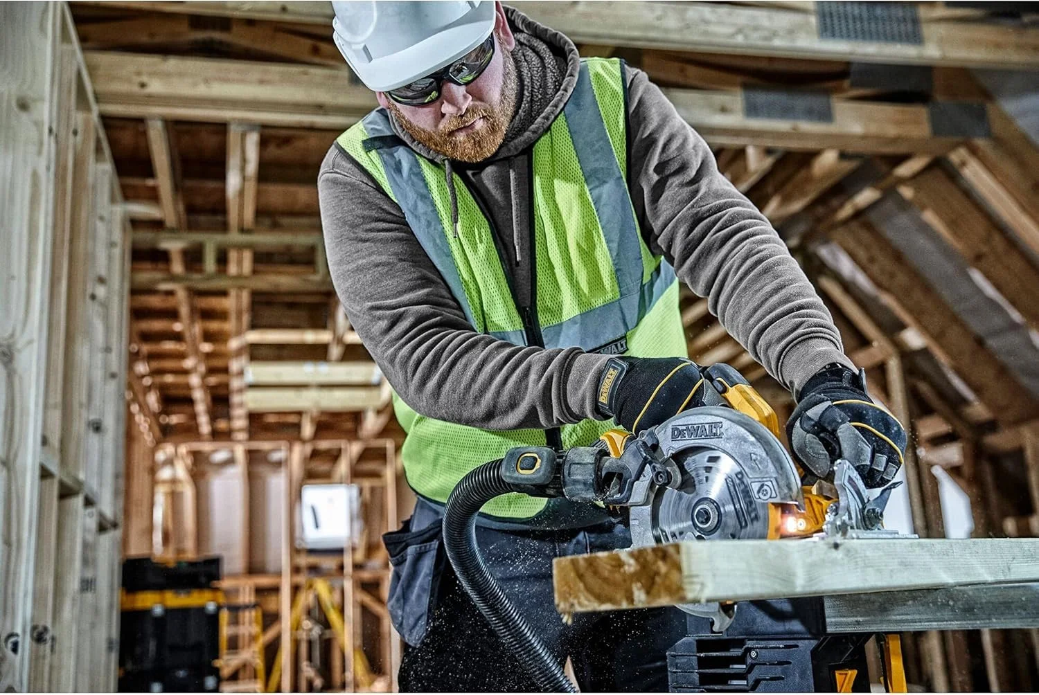 اره دیسکی شارژی 18 ولت 5 آمپر 1 وات Dewalt DCS570P2-QW (بسته 2 عددی) اره دیسکی شارژی 18 ولت 5 آمپر 1 وات Dewalt DCS570P2-QW (بسته 2 عددی)