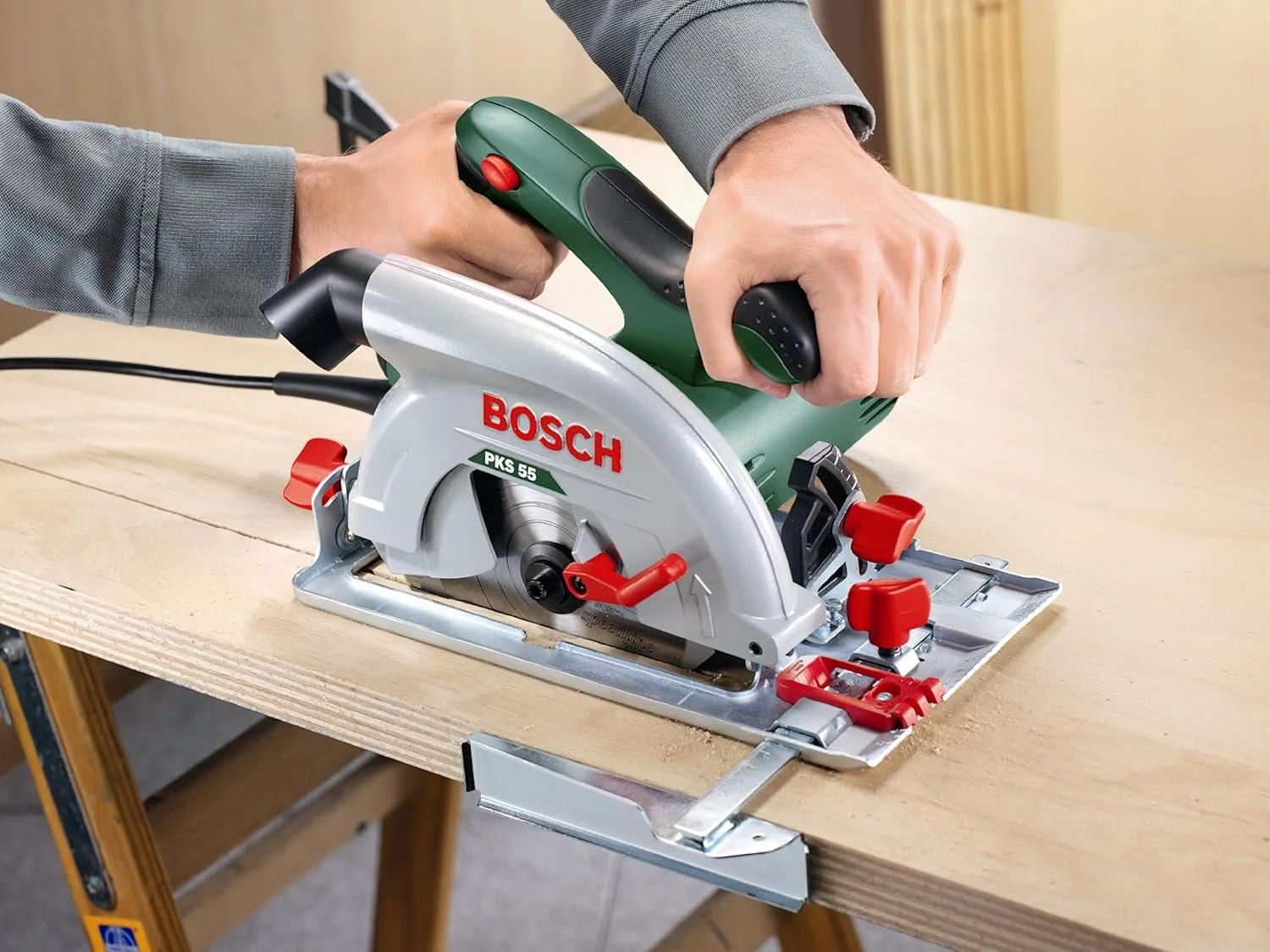 اره گرد بر خانگی و باغی بوش مدل PKS 55 (1200 وات، تیغه اره، راهنمای موازی، بسته بندی کارتنی) سبز