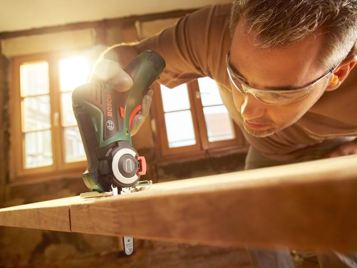 اره زنجیری نانو بلید شارژی بوش مدل Easy Cut 12 بدون باتری و شارژر