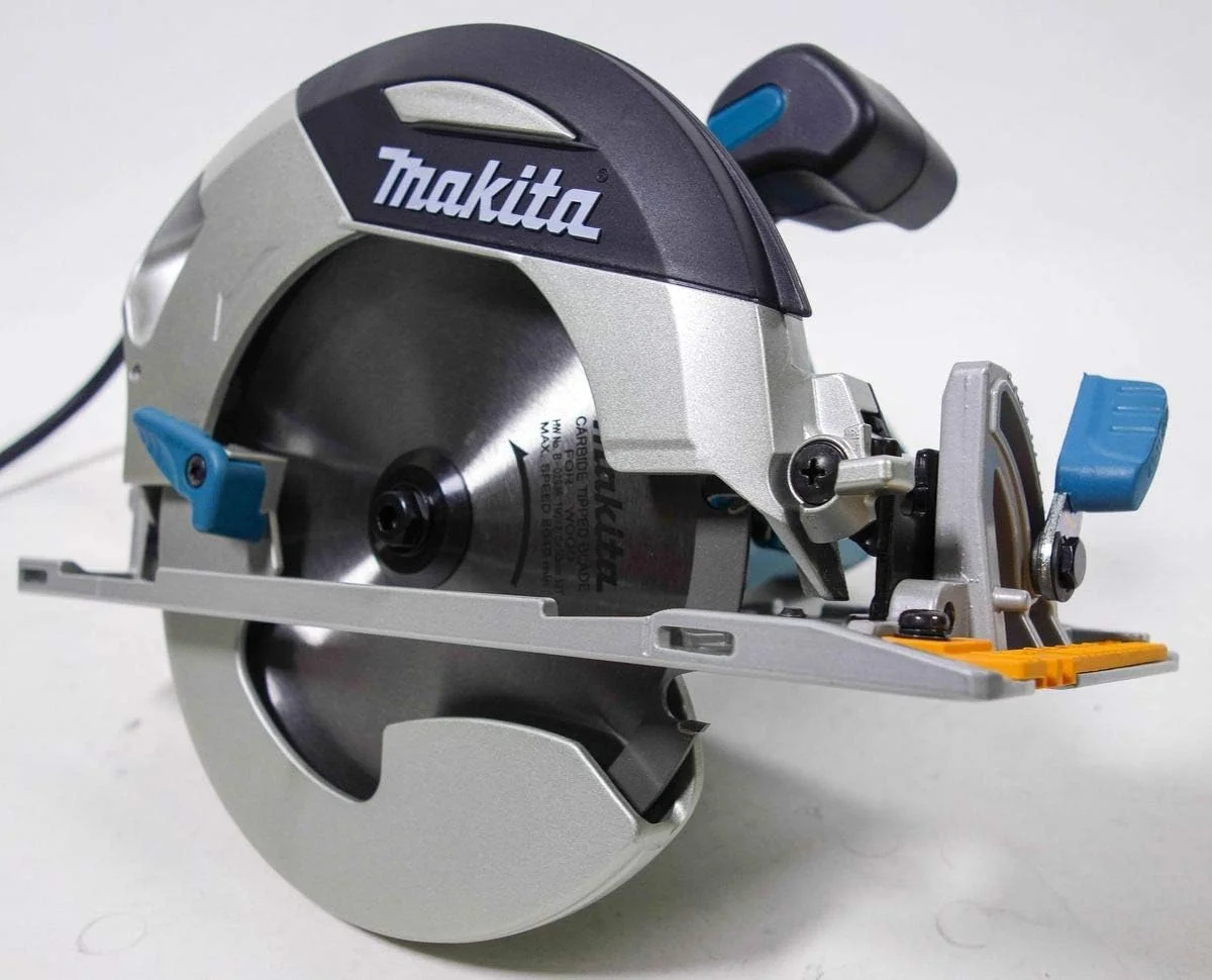 اره دیسکی برقی ماکیتا مدل HS7101J با سیم، 1400 وات اره دیسکی برقی ماکیتا مدل HS7101J با سیم، 1400 وات