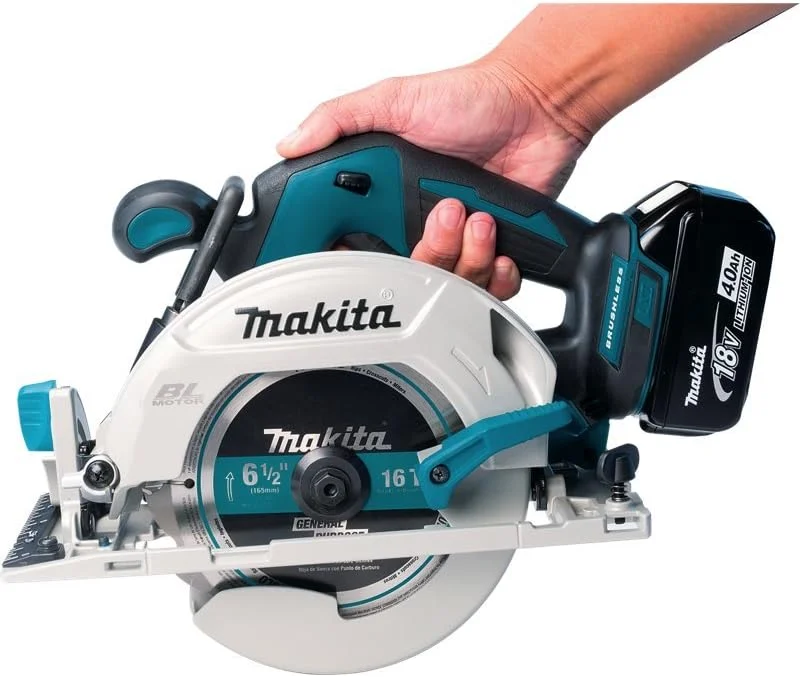 اره دایره ای دستی شارژی ماکیتا مدل DHS680RMJ با ظرفیت برش 57 میلی متر، (18 ولت / 4.0 آمپر ساعت، 2 باتری و شارژر در ماکپاک)، DHS680RMJ، 18 ولت، آبی