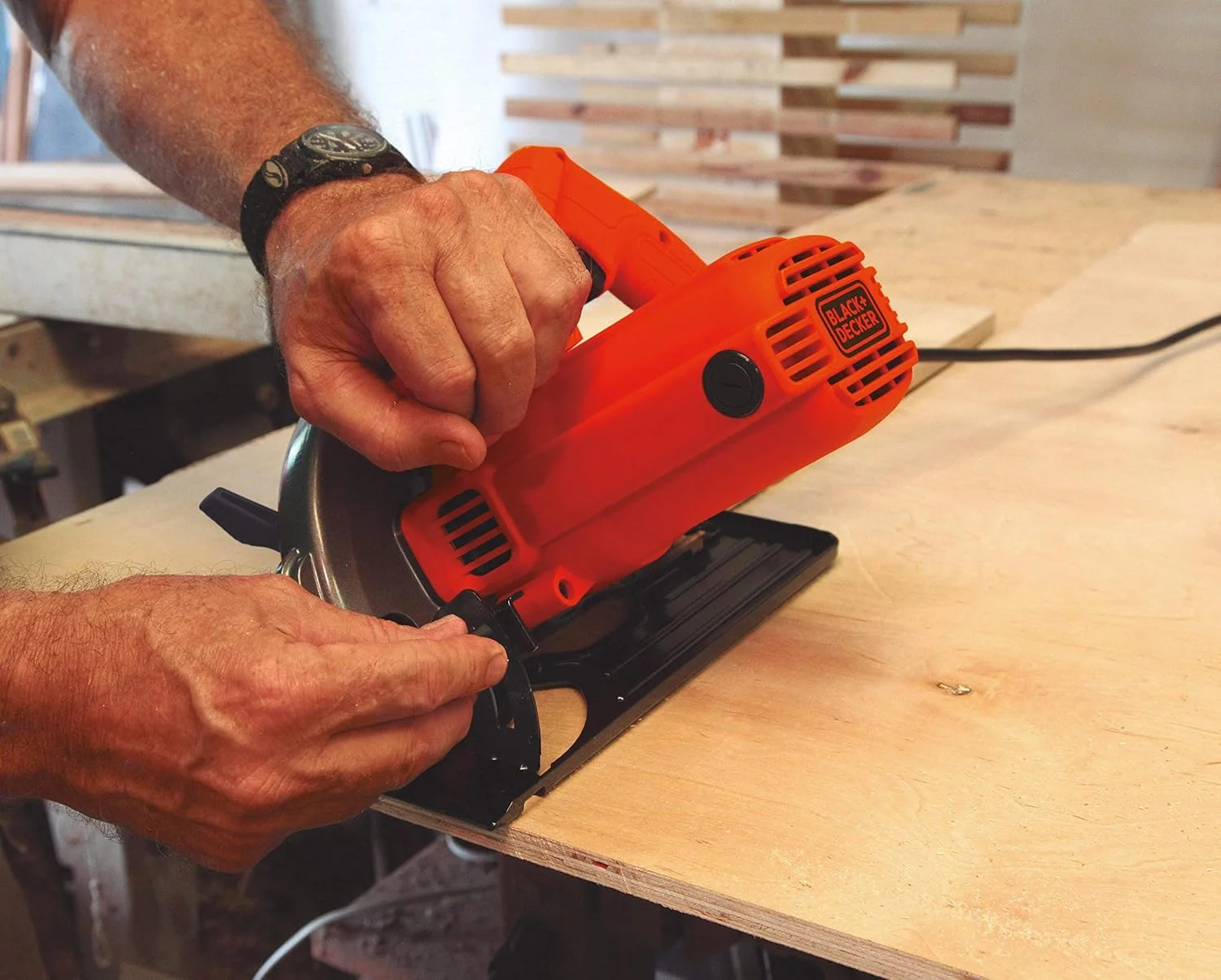 اره دیسکی بلک اند دکر مدل Sierra - CS1004-B5 اره دیسکی بلک اند دکر مدل Sierra - CS1004-B5