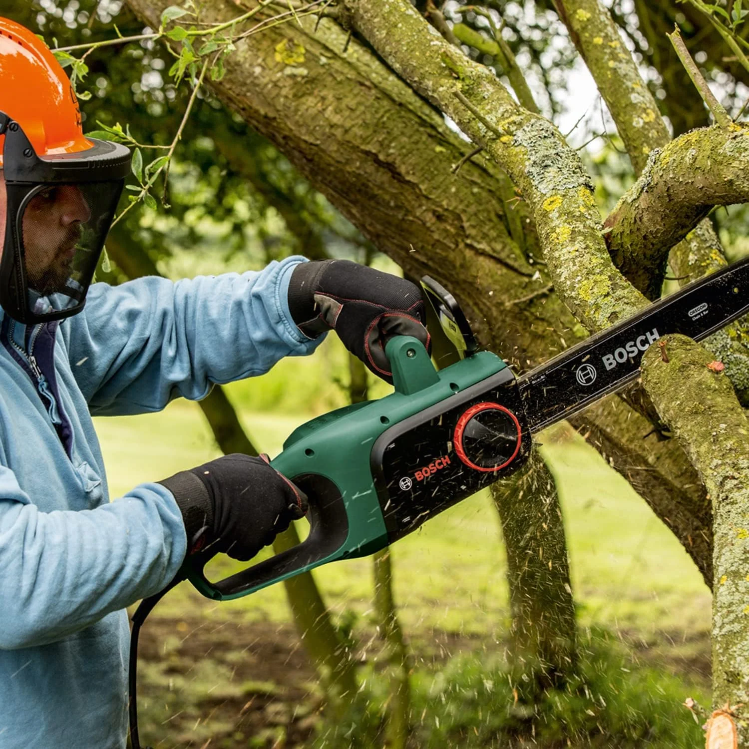 اره زنجیری بوش UniversalChain 35 (1800 وات، سبک: 4.2 کیلوگرم، سرعت زنجیر: 12 متر بر ثانیه، بسته بندی کارتنی) اره زنجیری بوش UniversalChain 35 (1800 وات، سبک: 4.2 کیلوگرم، سرعت زنجیر: 12 متر بر ثانیه، بسته بندی کارتنی)