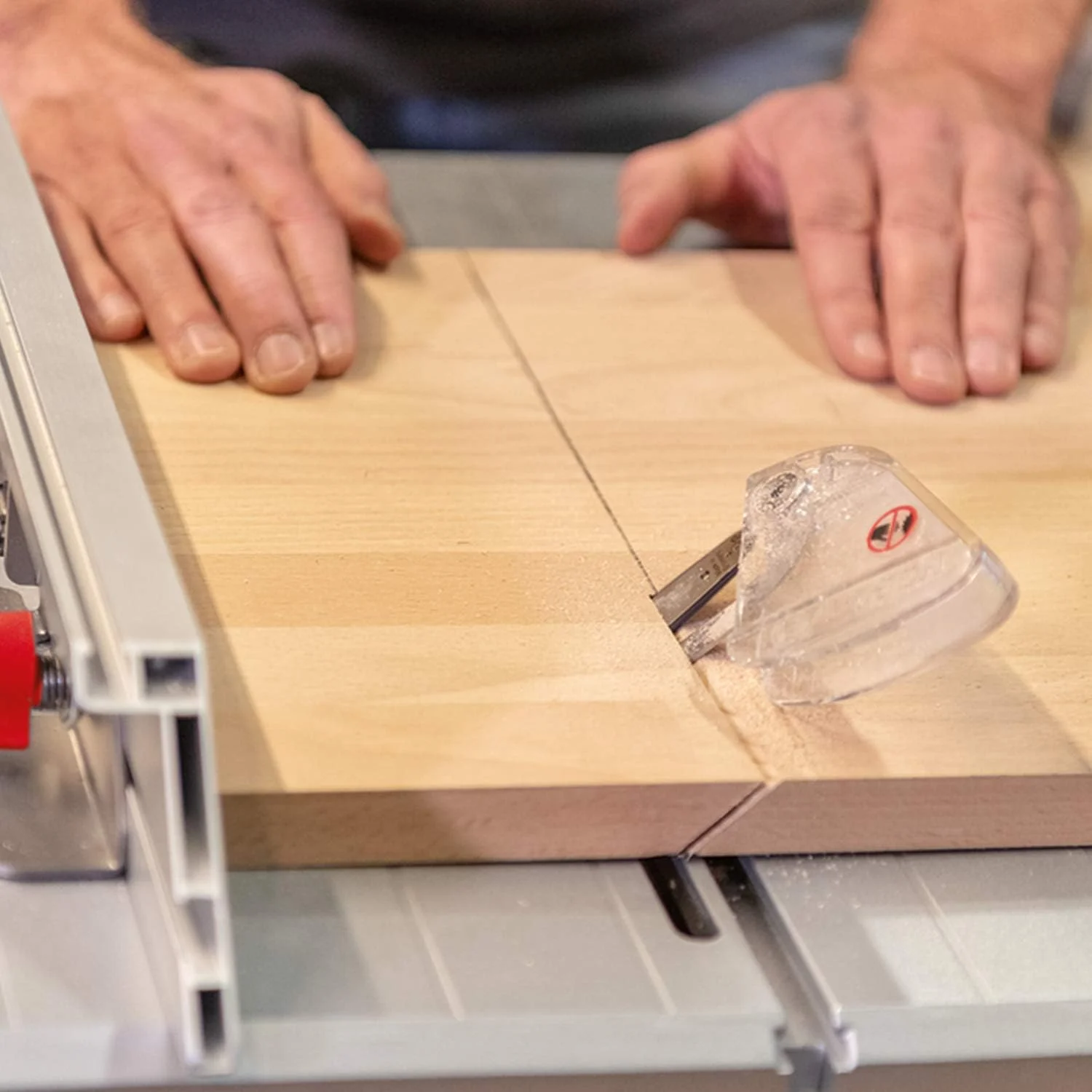 اره میزی بوش - AdvancedTableCut 52 (550 وات، تیغه NanoBlade Wood Basic 65، 8.5 کیلوگرم، در جعبه مقوایی) اره میزی بوش - AdvancedTableCut 52 (550 وات، تیغه NanoBlade Wood Basic 65، 8.5 کیلوگرم، در جعبه مقوایی)