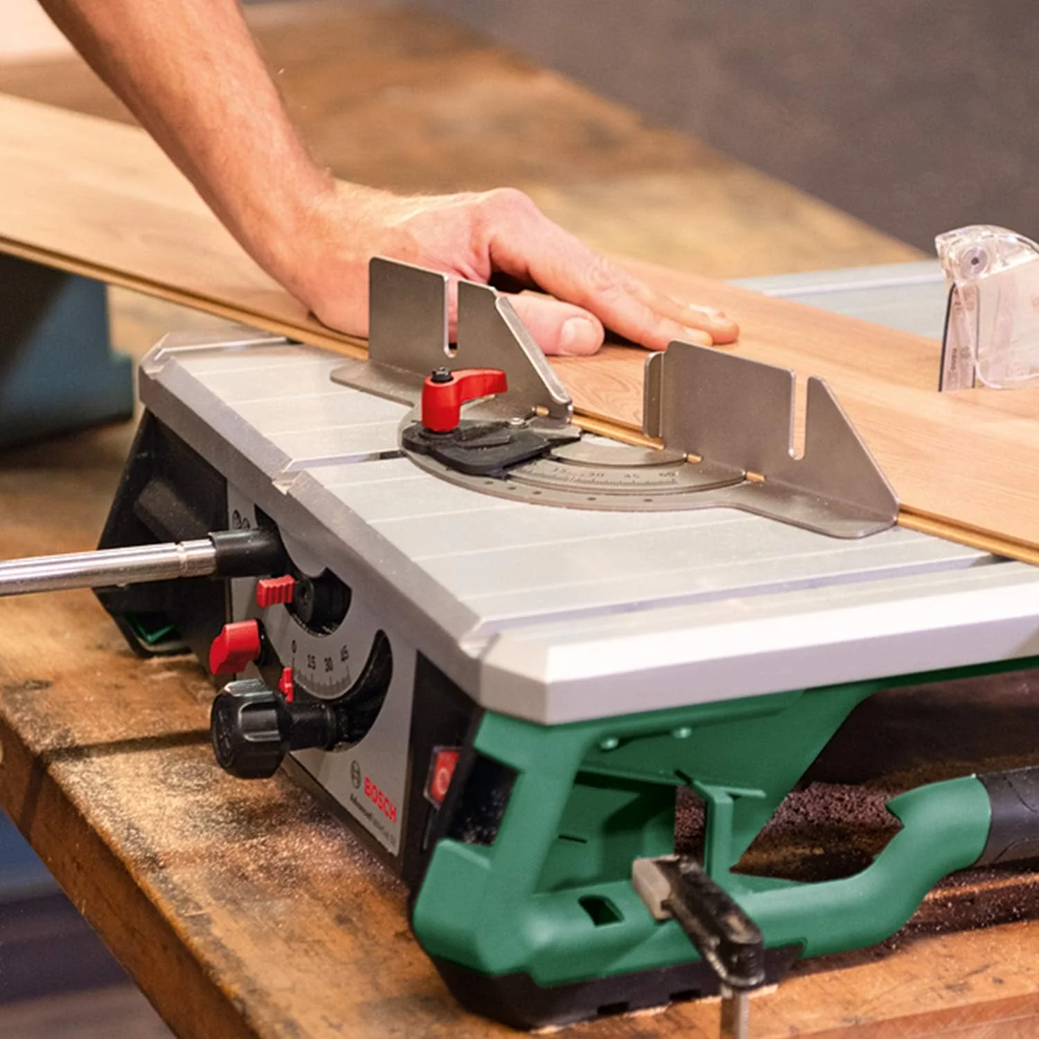 اره میزی بوش - AdvancedTableCut 52 (550 وات، تیغه NanoBlade Wood Basic 65، 8.5 کیلوگرم، در جعبه مقوایی) اره میزی بوش - AdvancedTableCut 52 (550 وات، تیغه NanoBlade Wood Basic 65، 8.5 کیلوگرم، در جعبه مقوایی)