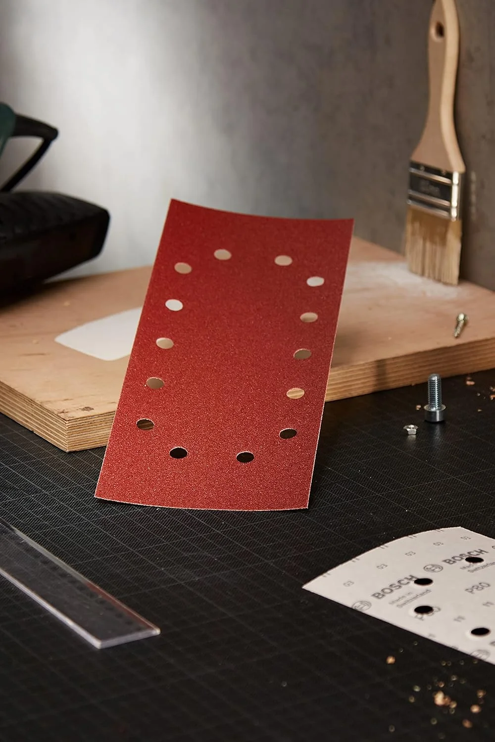 سنباده لرزان چوب بوش مدل 2608605343، گیره ای، 14 سوراخ، 115mm x 280mm، زبری P80، آبی، بسته 10 عددی سنباده لرزان چوب بوش مدل 2608605343، گیره ای، 14 سوراخ، 115mm x 280mm، زبری P80، آبی، بسته 10 عددی