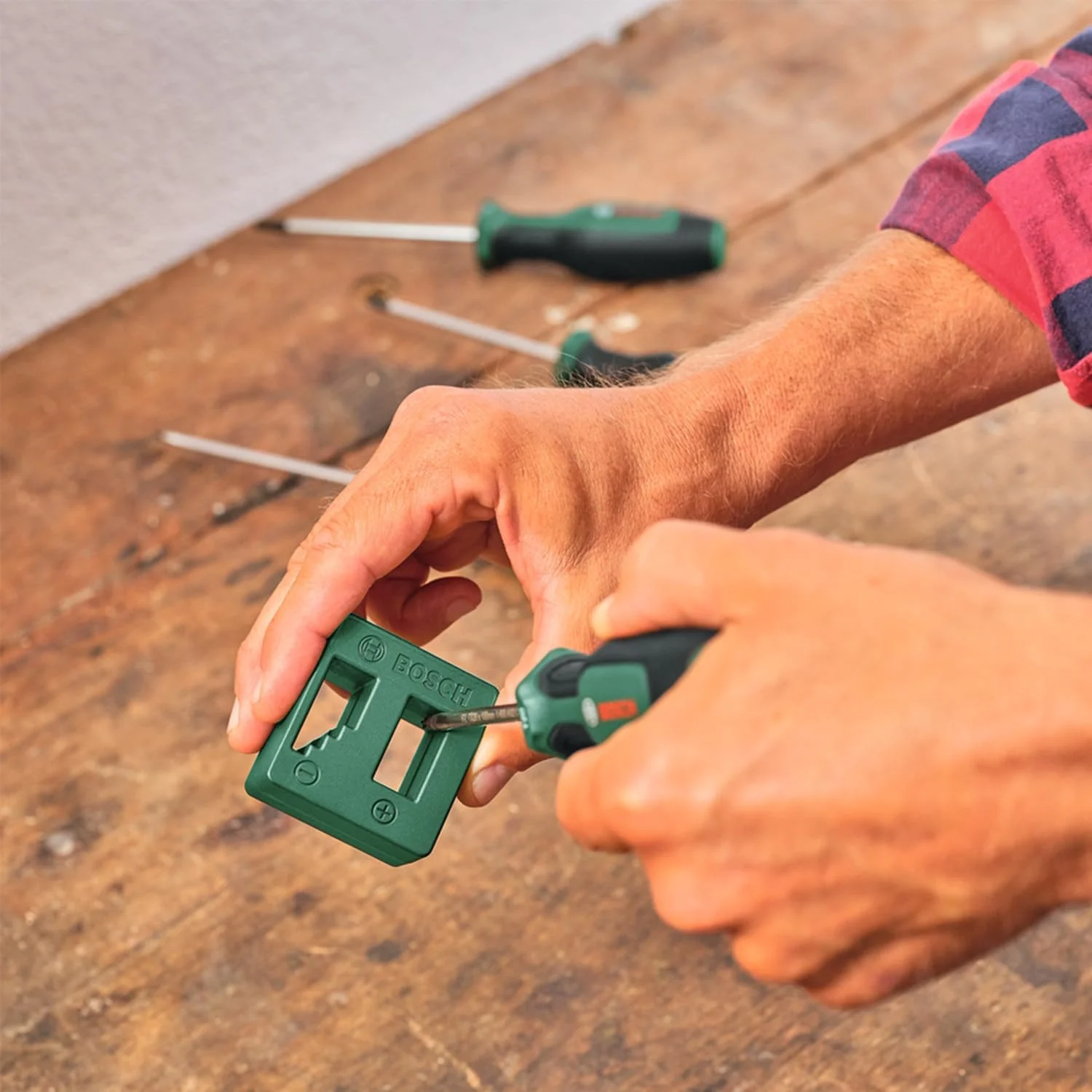 مغناطیس کننده/آهنربا زدای بوش (لوازم جانبی برای مغناطیسی/آهنربا زدایی پیچ گوشتی و سری پیچ گوشتی برای کارآمدی بیشتر؛ 2 آهنربای فریت؛ حداقل قدرت میدان مغناطیسی 90 mT) مغناطیس کننده/آهنربا زدای بوش (لوازم جانبی برای مغناطیسی/آهنربا زدایی پیچ گوشتی و سری پیچ گوشتی برای کارآمدی بیشتر؛ 2 آهنربای فریت؛ حداقل قدرت میدان مغناطیسی 90 mT)