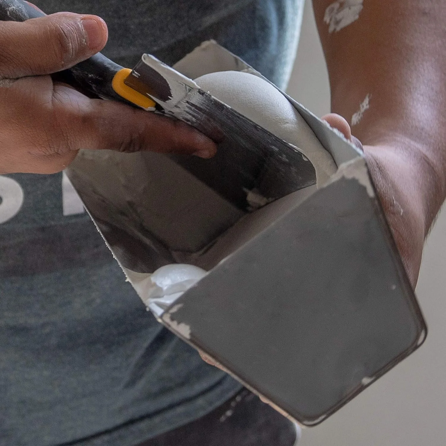 ست کاردک بتونه فولادی آبی و تشت بتونه DEWALT + کاردک 6 اینچی هدیه | 8/10/12 اینچ | دسته نرم | DXTT-3-164