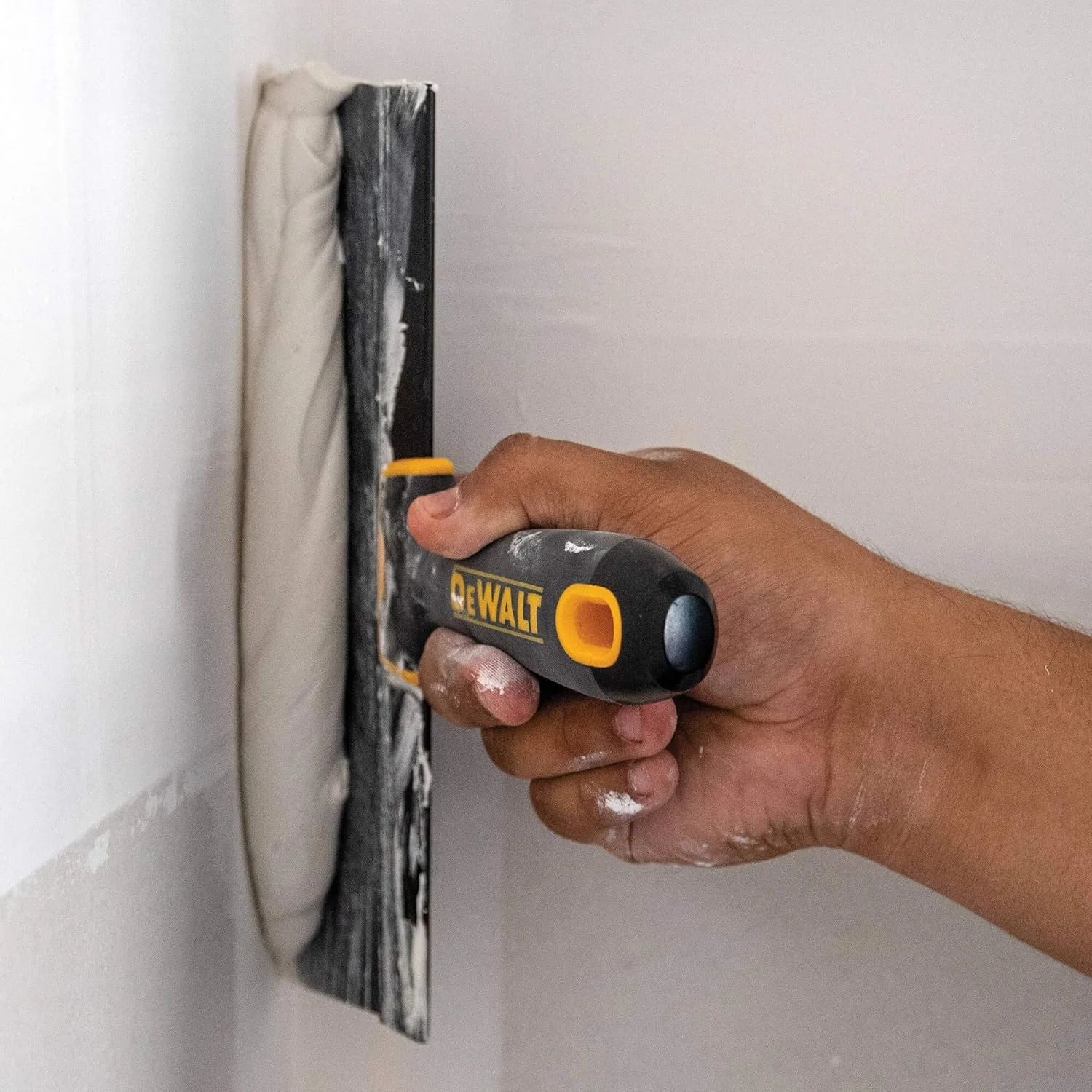 ست کاردک بتونه فولادی آبی و تشت بتونه DEWALT + کاردک 6 اینچی هدیه | 8/10/12 اینچ | دسته نرم | DXTT-3-164