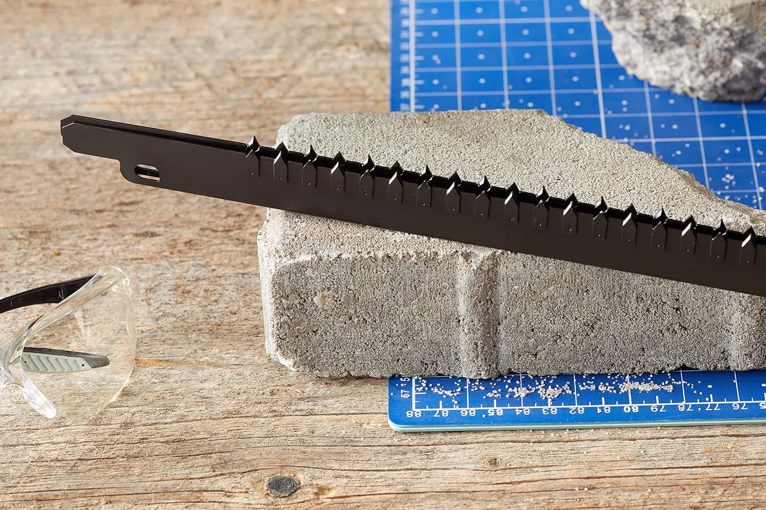 تیغه اره تمساحی TCT دِوالت DT2976 با طول 430 میلیمتر برای برش بلوک و ترموآجر (POROTON) کلاس 20 تیغه اره تمساحی TCT دِوالت DT2976 با طول 430 میلیمتر برای برش بلوک و ترموآجر (POROTON) کلاس 20