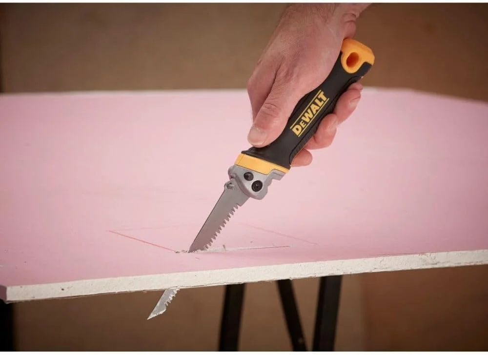 اره چاقویی تاشو 2 در 1 DEWALT DWHT20123 به همراه تیغه سوهان اره چاقویی تاشو 2 در 1 DEWALT DWHT20123 به همراه تیغه سوهان