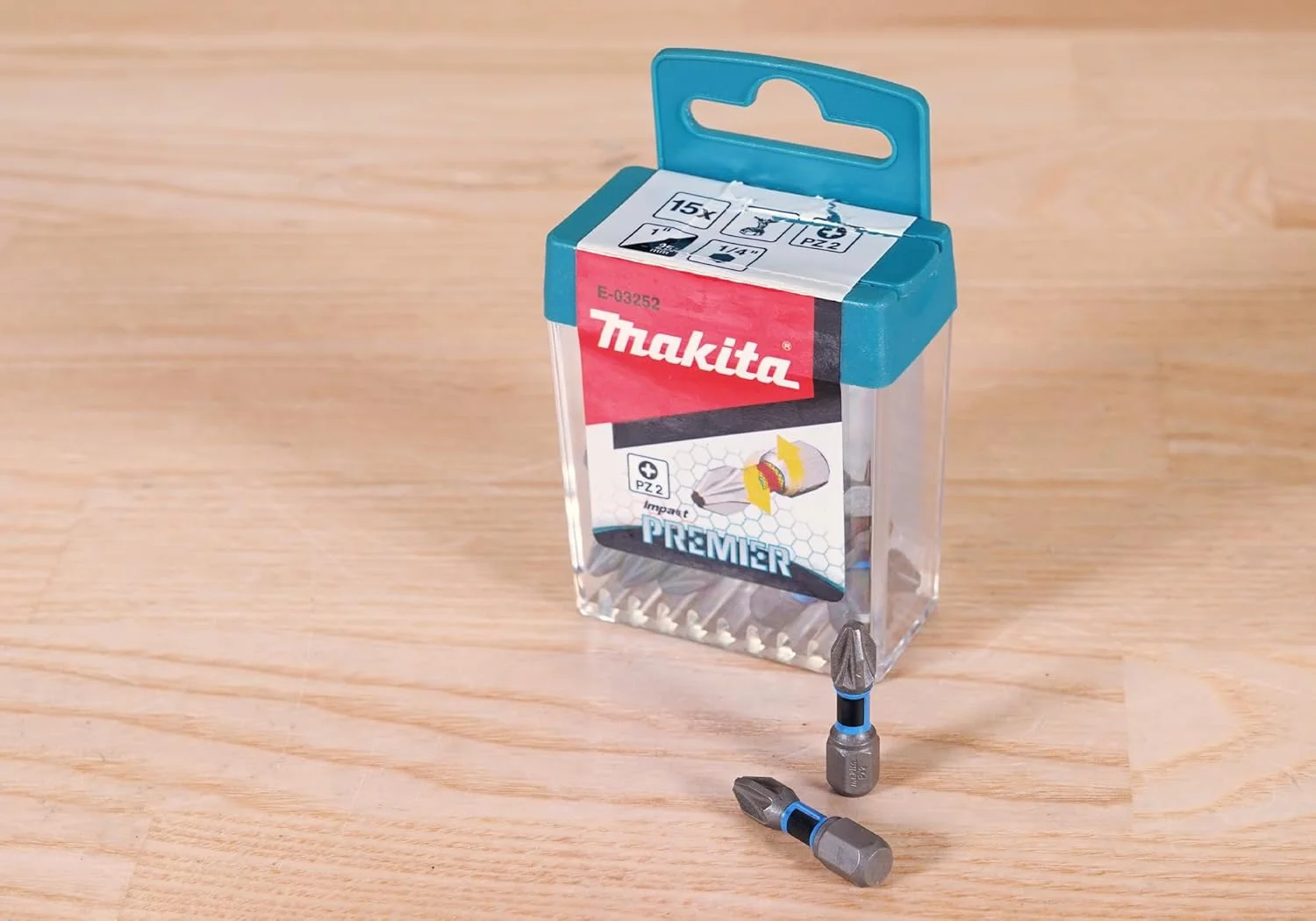 مجموعه سری پیچ گوشتی ضربه ای ماکیتا مدل E-03252 PZ2 25 میلی متر 15 عددی مجموعه سری پیچ گوشتی ضربه ای ماکیتا مدل E-03252 PZ2 25 میلی متر 15 عددی