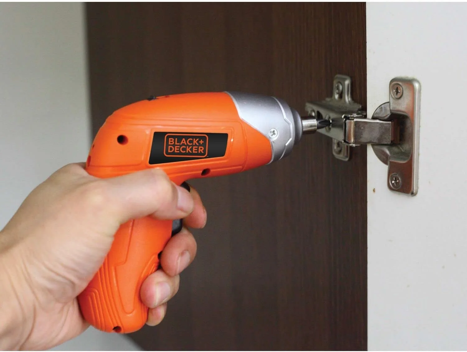 پیچ گوشتی برقی شارژی 3.6 ولت بلک اند دکر به همراه مجموعه 10 عددی سری پیچ گوشتی، نارنجی/مشکی - KC3610-B5 پیچ گوشتی برقی شارژی 3.6 ولت بلک اند دکر به همراه مجموعه 10 عددی سری پیچ گوشتی، نارنجی/مشکی - KC3610-B5