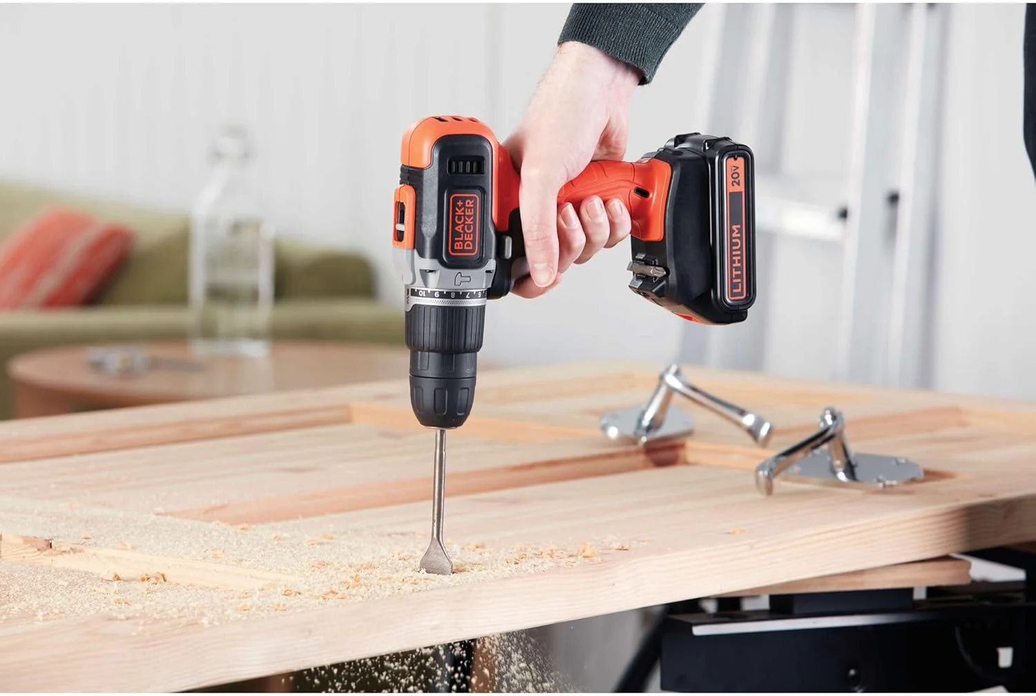 دریل چکشی شارژی 18 ولت BLACK+DECKER به همراه باتری 1.5 آمپر، شارژر سریع، جعبه ابزار بادوام و مجموعه 50 عددی لوازم جانبی A7186-XJ - مدل BCD7A7-B5