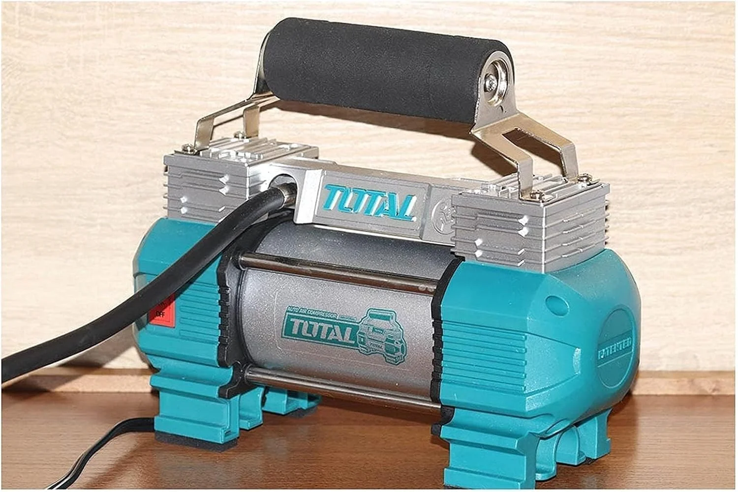 کمپرسور هوای خودرو توتال 13-13.5 ولت 120PSI