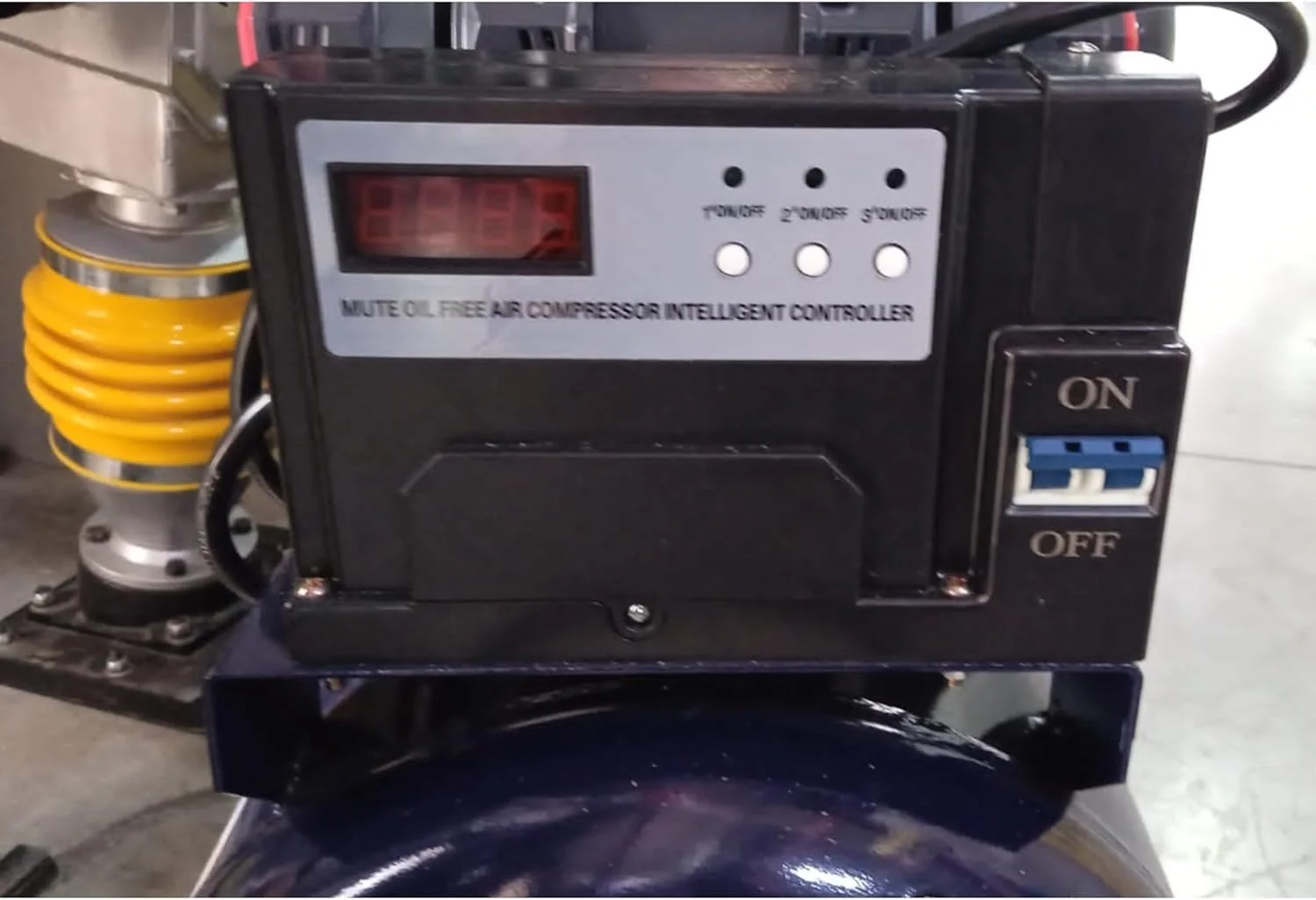 کمپرسور هوای سایلنت بدون روغن 100 لیتری ماکیتا، 4.5 اسب بخار، 8 بار / 115 PSI، 220-240 ولت، 2650 دور در دقیقه - قدرت بالا، صدای کم، MK-328100