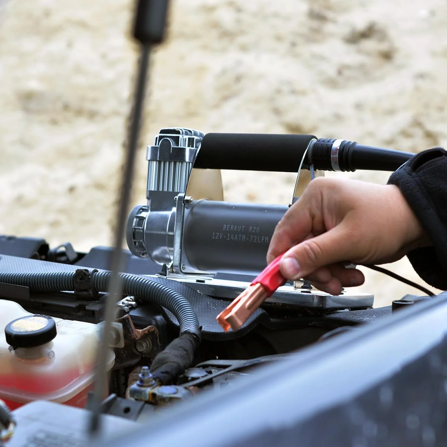 کمپرسور هوا خودرو BERKUT SPECIALIST R20 مناسب خودروهای 4x4 | تنظیم باد و باد کردن تایر با عملکرد بالا | لوازم جانبی ضروری خودرو برای شهر و خارج از جاده | 12 ولت DC