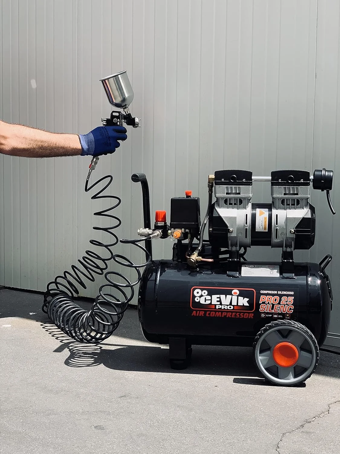 کمپرسور هوای بی صدا CEVIK PRO - CA-PRO25SILENC - 59 دسی بل - ظرفیت 25 لیتر - موتور 1.5 اسب بخار - حداکثر فشار 8 بار - نرخ جریان 150 لیتر در دقیقه - بدون روغن - بدون نیاز به نگهداری - جمع و جور و قابل حمل کمپرسور هوای بی صدا CEVIK PRO - CA-PRO25SILENC - 59 دسی بل - ظرفیت 25 لیتر - موتور 1.5 اسب بخار - حداکثر فشار 8 بار - نرخ جریان 150 لیتر در دقیقه - بدون روغن - بدون نیاز به نگهداری - جمع و جور و قابل حمل