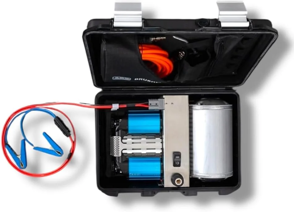 کمپرسور هوای قابل حمل دو موتوره بدون جاروبک ARB CKBLTP12، ۱۲ ولت، حداکثر ۱۵۰ PSI، نرخ جریان ۹.۱۸ CFM، چرخه کاری ۱۰۰٪، مقاوم در برابر آب IP67، وزن ۷.۱ کیلوگرم، به همراه شلنگ هوای ۶ متری کمپرسور هوای قابل حمل دو موتوره بدون جاروبک ARB CKBLTP12، ۱۲ ولت، حداکثر ۱۵۰ PSI، نرخ جریان ۹.۱۸ CFM، چرخه کاری ۱۰۰٪، مقاوم در برابر آب IP67، وزن ۷.۱ کیلوگرم، به همراه شلنگ هوای ۶ متری