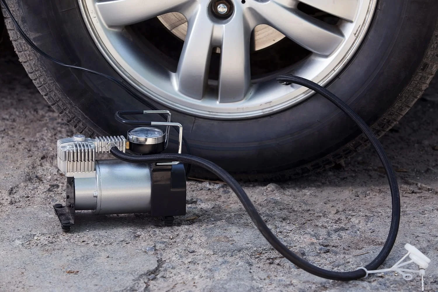 کمپرسور هوای کوچک استارت 12 ولت 150 PSI مناسب نگهداری و مواقع اضطراری خودرو