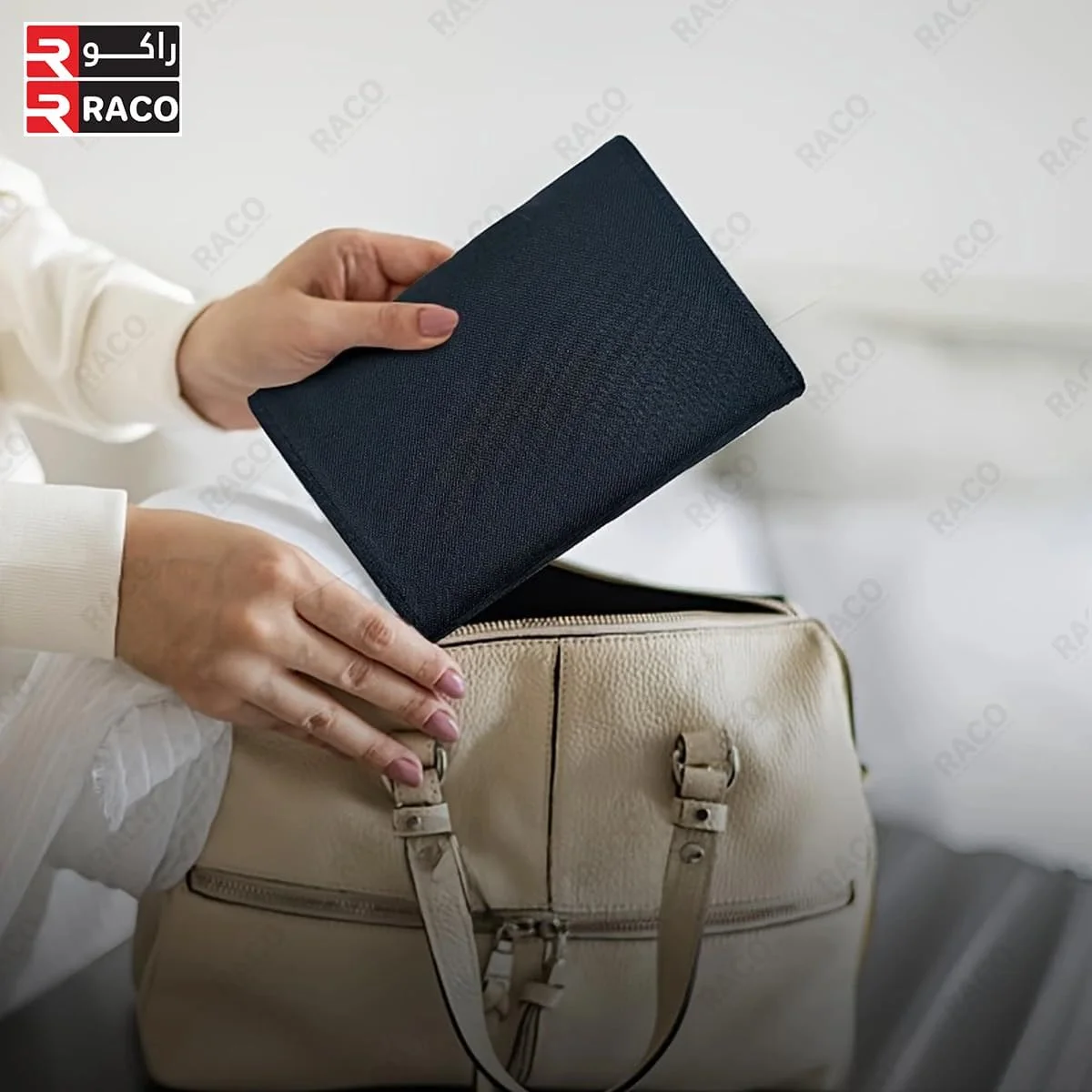 پنل شارژ خورشیدی تاشو 60 واتی RACO با خروجی USB، مناسب برای شارژ تلفن های همراه، پنکه های کمپینگ و سایر دستگاه ها در هنگام مسافرت یا کمپینگ در فضای باز