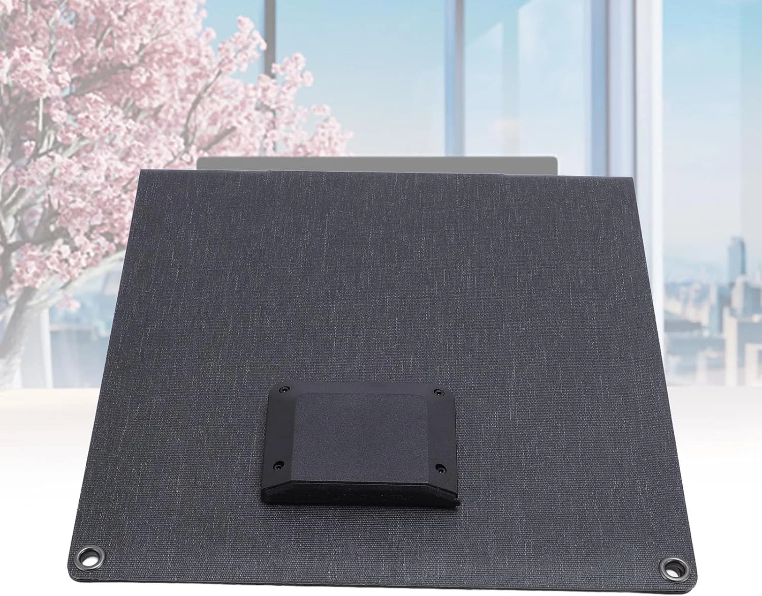 پنل خورشیدی تاشو 24 واتی Fabater، کارآمد و قابل حمل برای فعالیت های خارج از منزل