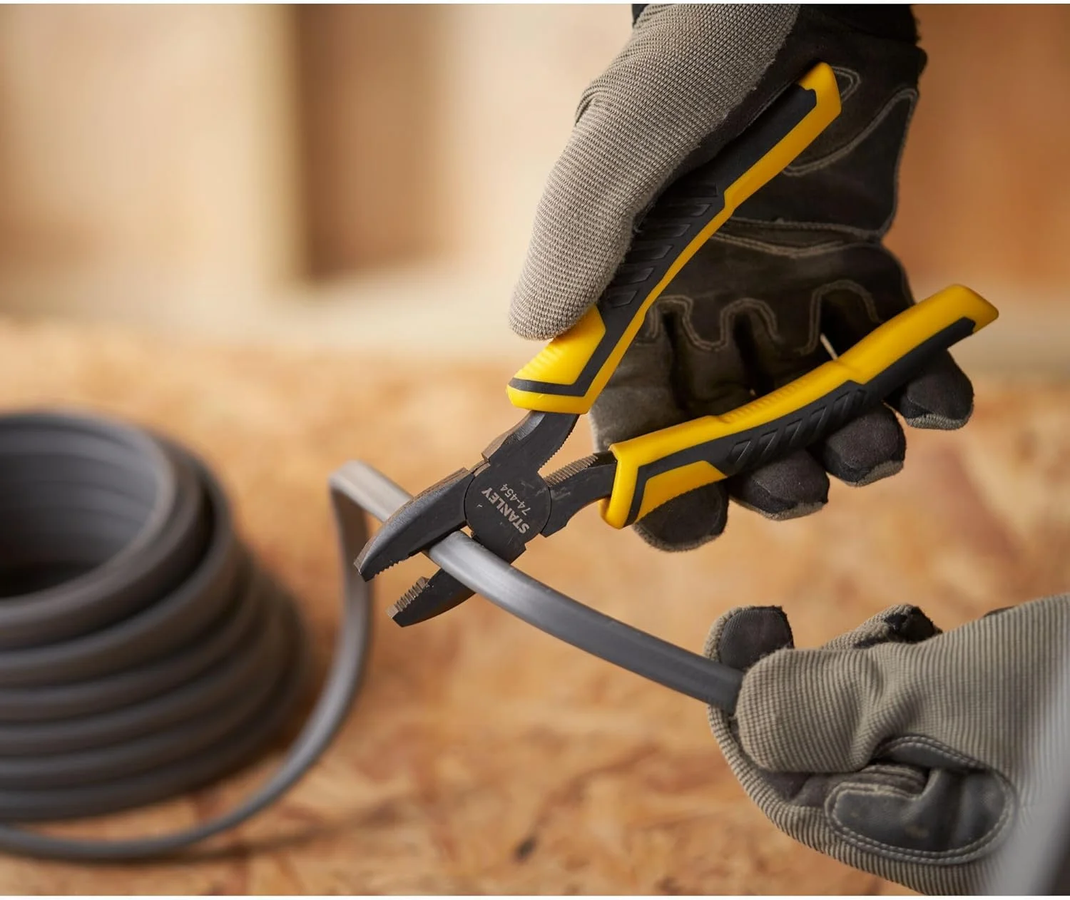 انبر دست ترکیبی استنلی مدل STA074367