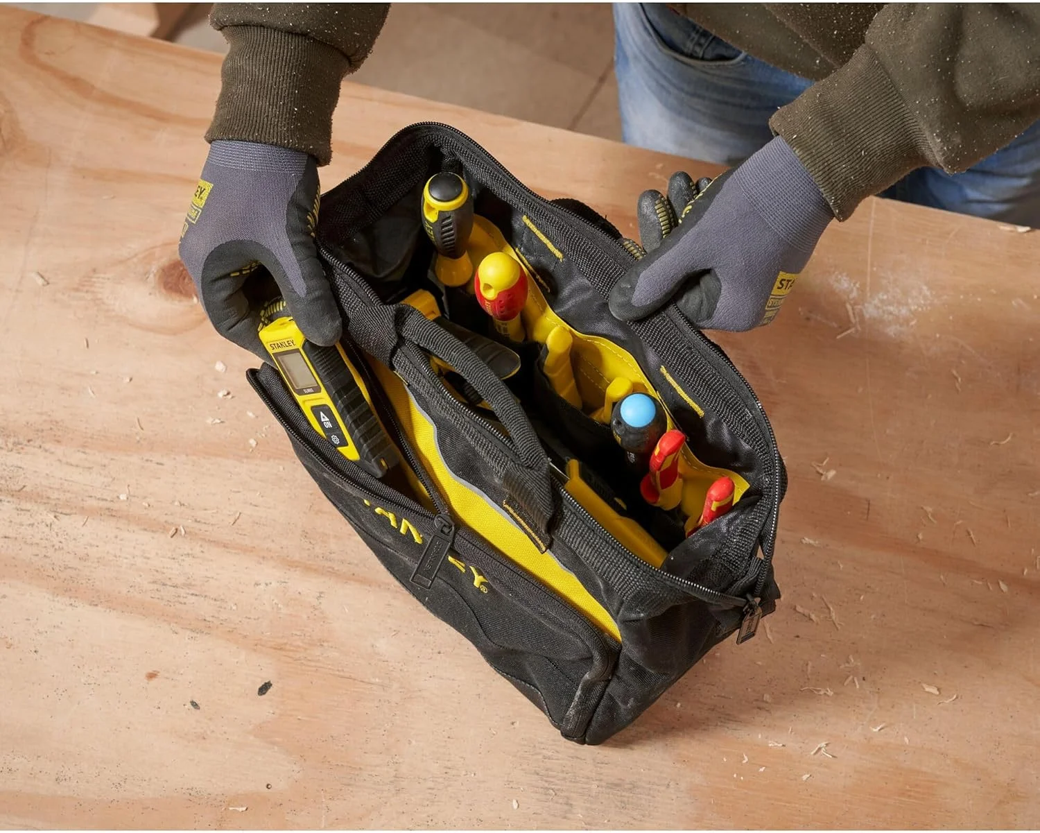 کیف ابزار استنلی 30x25x13 سانتی متر از جنس دنیر 600x600 مقاوم با 8 جیب داخلی و 2 جیب خارجی و پایه تقویت شده 1-93-330، مشکی، 12 اینچ