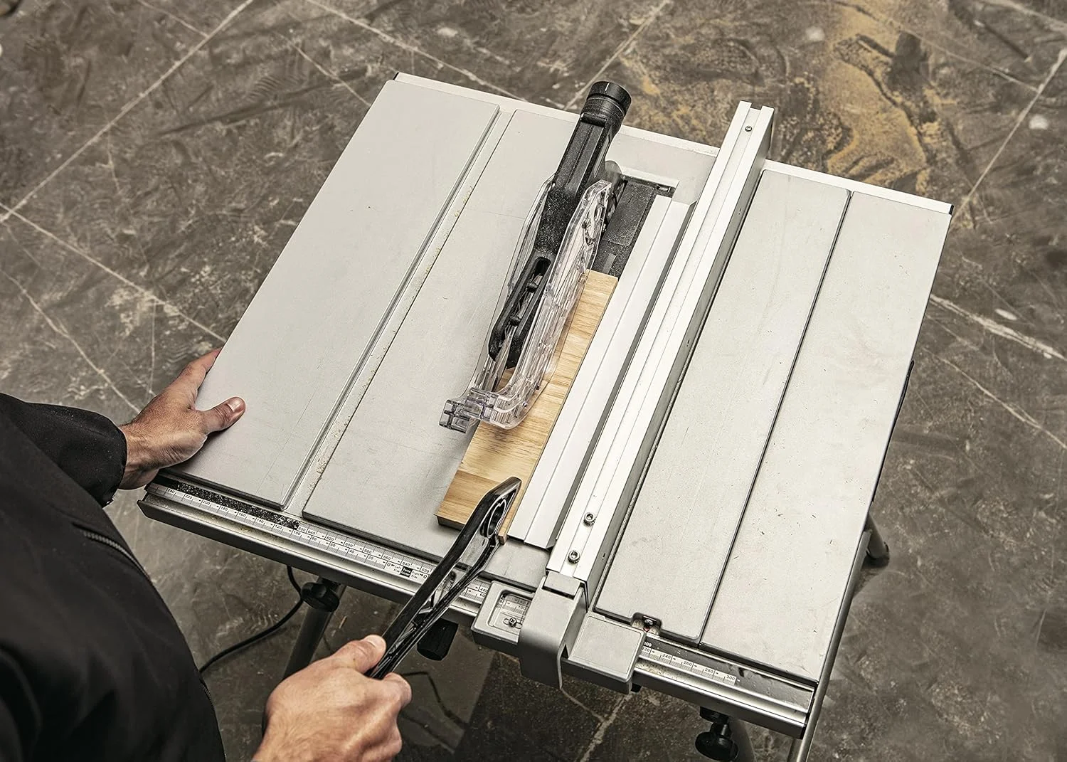 اره میزی استنلی، 1800 وات، 254 میلی متر، مدل SST1800-B5