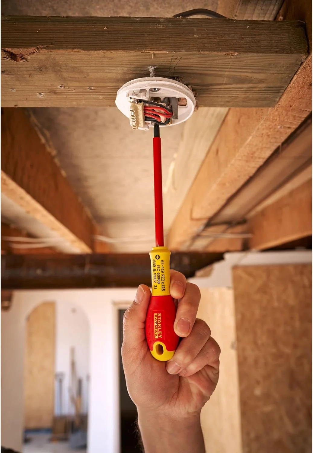 مجموعه ابزار پیچ گوشتی عایق استنلی قرمز، 0-65-443