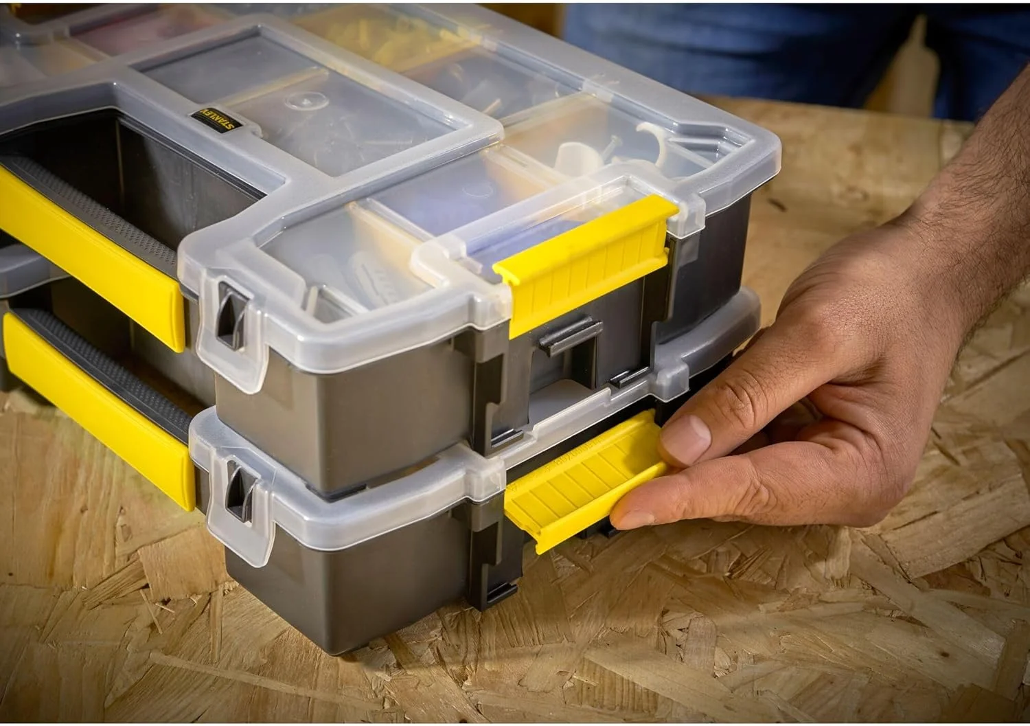 جعبه ابزار استنلی FatMax Sortmaster/جعبه نگهداری ابزار (29.5 x 6.5 x 21.5 سانتی متر، قابلیت چیدن روی هم با قفل، دارای جداکننده های قابل جابجایی، نگهداری ابزار/قطعات کوچک) STST1-70720