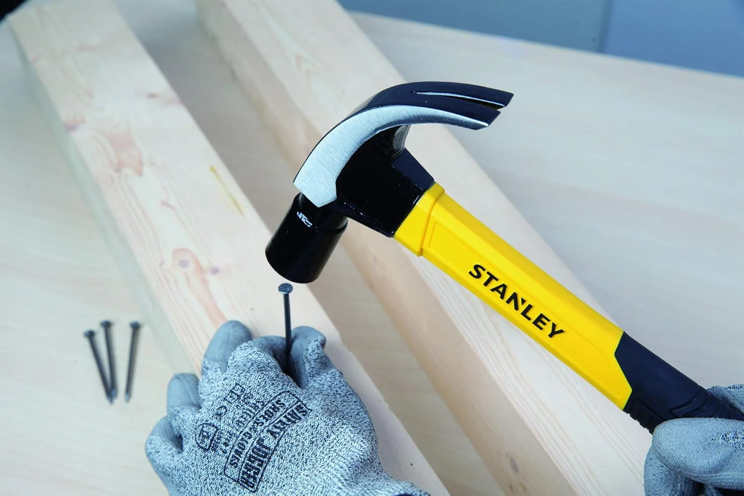 چکش فایبرگلاس 450 گرمی استنلی - مدل Stht51391