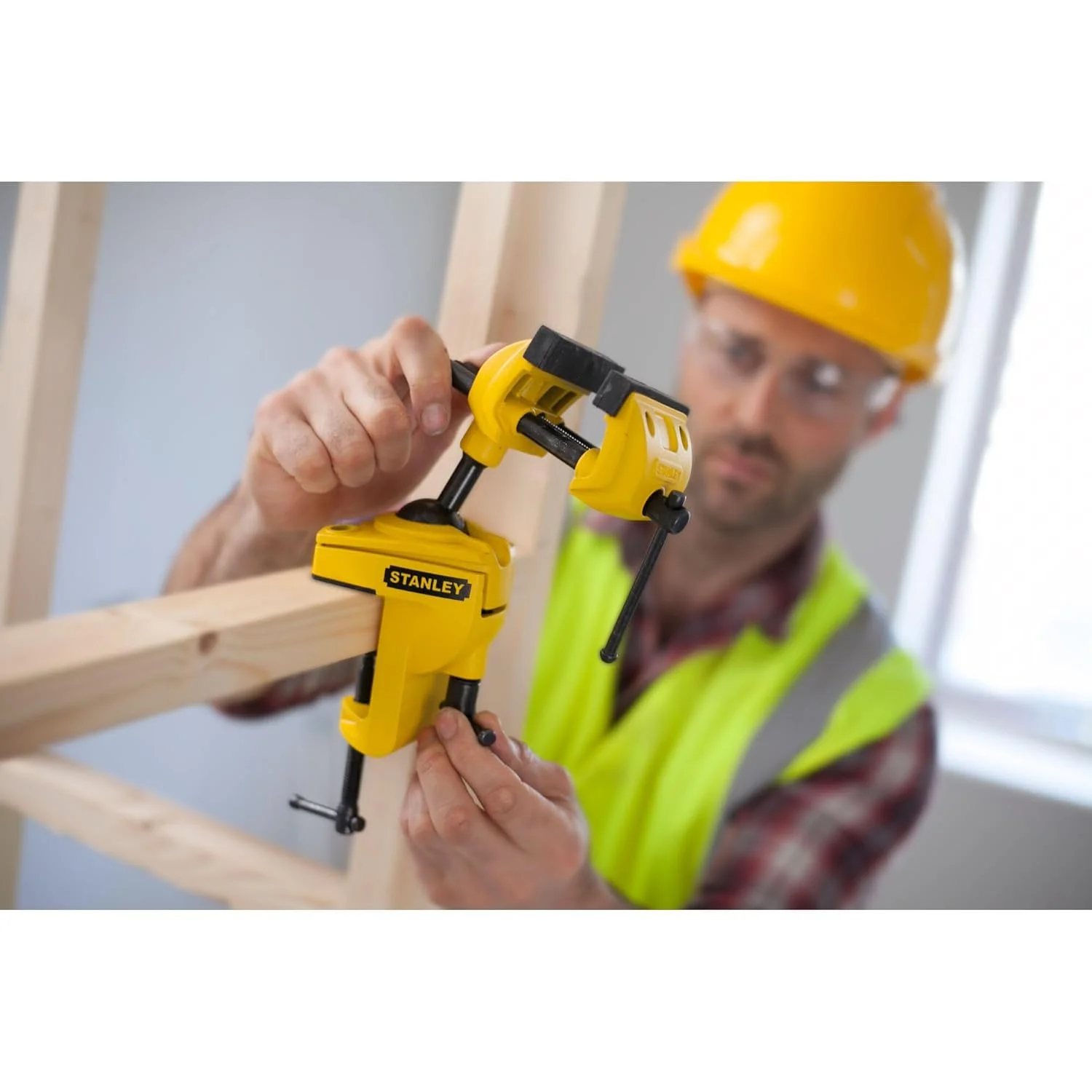 گیره چند زاویه ای استنلی MaxSteel مدل 1-83-069، زرد/مشکی گیره چند زاویه ای استنلی MaxSteel مدل 1-83-069، زرد/مشکی