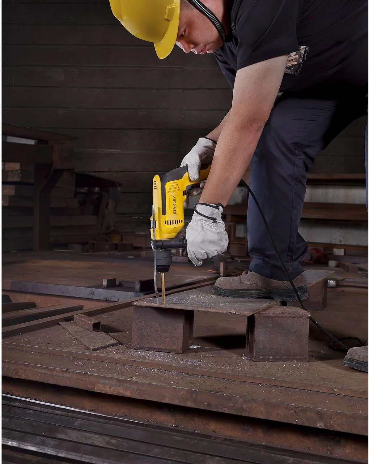 دریل چکشی 13 میلی متری 700 وات استنلی مدل SDH700