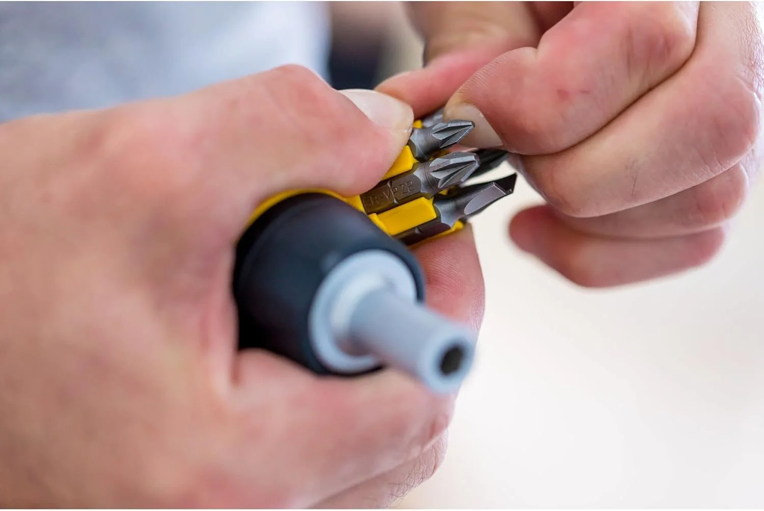 پیچ گوشتی چند سر استنلی مدل 066358