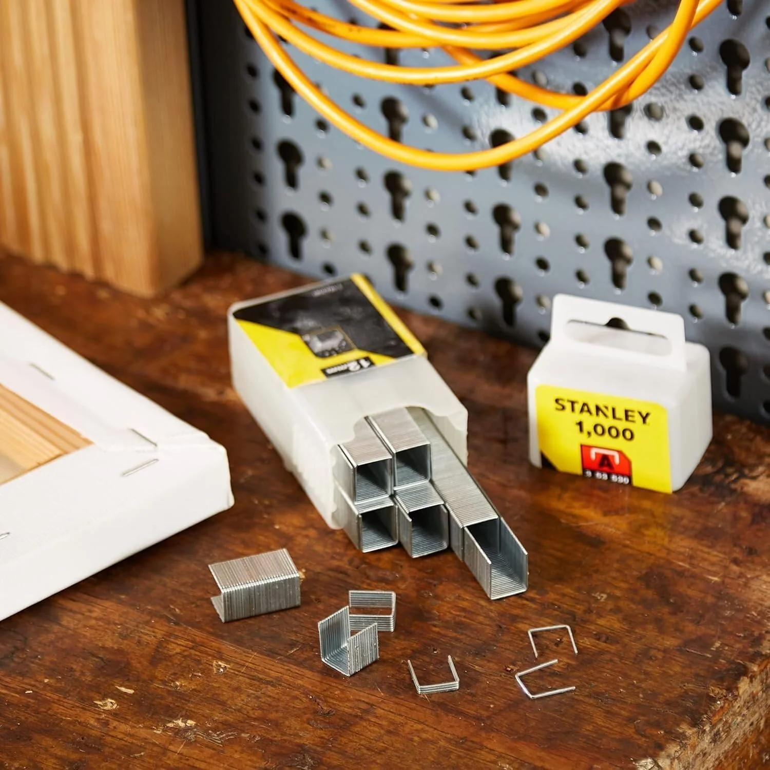 منگنه استنلی مدل 1-Tra208T نوع A، نقره ای، 12 میلی متر، مجموعه 1000 عددی منگنه استنلی مدل 1-Tra208T نوع A، نقره ای، 12 میلی متر، مجموعه 1000 عددی